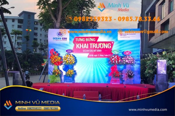 Phù hợp với tính chất của sự kiện